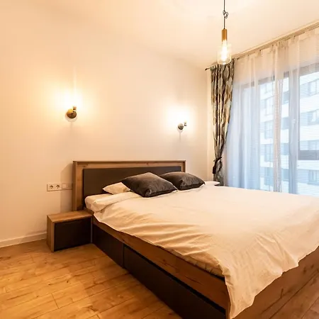 Magnolia Apt - 1 Bedroom Apartment With Free Secured Parking, Mountain Views, 10 Mins To Old Town * Брашов